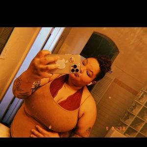 Meet your Posher, Brittney